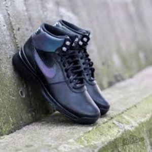 Nike Acorra Waterproof Cold Weather Sneakerboots